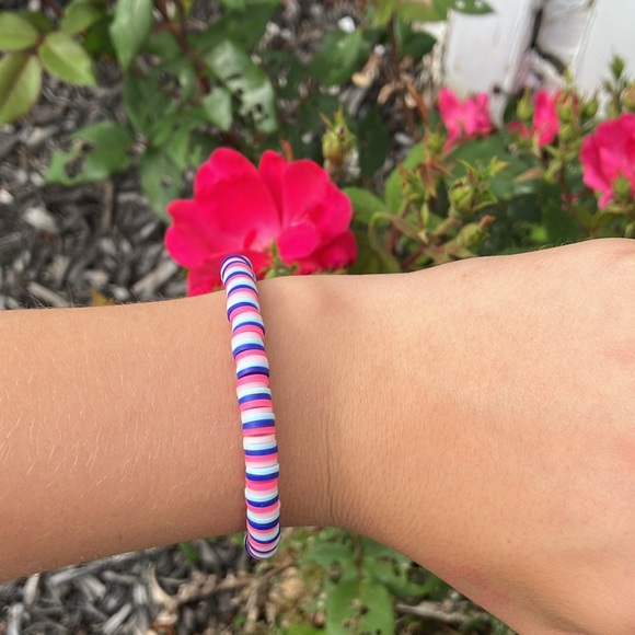 Handmade bracelets 🌸 - Picture 2 of 5